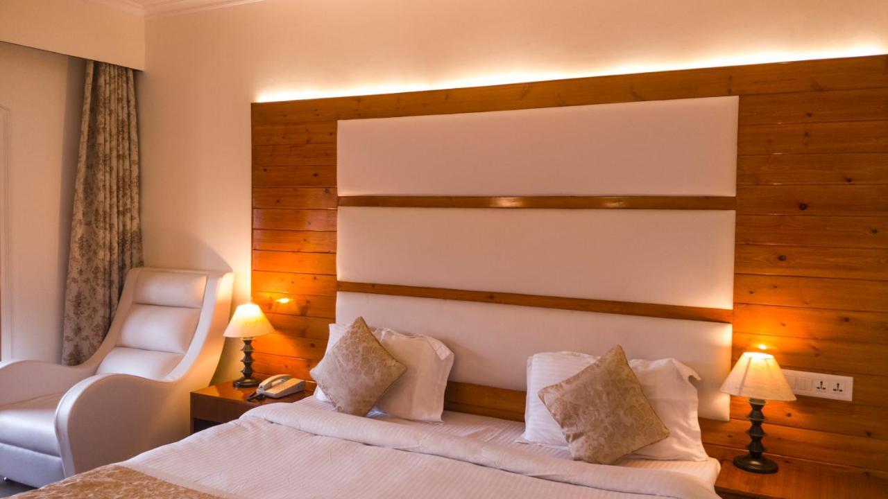 Royal Jardin Whistling Pines Resort Shimla Exterior photo